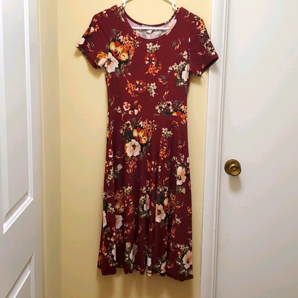 PrettyLittleThing Dresses & Skirts - Flower dress